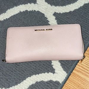 Micheal kors wallet